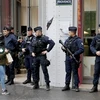 Cảnh sát Pháp tăng cường an ninh tại Paris. (Nguồn: AFP/TTXVN)