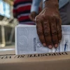 Cử tri Colombia tại một điểm bỏ phiếu chính thức. (Nguồn: AFP)