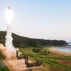 Quân đội Hàn Quốc bắn tên lửa Hyunmoo-2 trong một cuộc tập trận. (Nguồn: EPA/TTXVN)