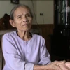 Bà Thông chia sẻ với phóng viên VietnamPlus những ký ức về trận bom Truông Bồn 47 năm trước. (Nguồn ảnh: Mai Mạnh/Vietnam+)