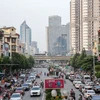 Những tòa nhà, chung cư cao tầng mọc lên san sát giữa đô thị Hà Nội đang ngày chật hẹp. (Ảnh: CTV)