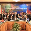 Các đại biểu đến từ 9 nước thành viên chụp ảnh lưu niệm tại hội nghị. (Nguồn: BTNMT)