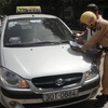 Hà Nội "đau đầu" vì nạn taxi ngoại tỉnh dồn về Thủ đô
