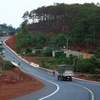 Một đoạn tuyến đường Hồ Chí Minh qua tỉnh Bình Phước. (Ảnh: Huy Hùng/TTXVN)