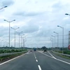 Hệ thống đèn chiếu sáng của tuyến đường cao tốc Nội Bài-Lào Cai. (Ảnh: Việt Hùng/Vietnam+)