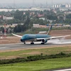 Máy bay hiện đại thế hệ mới Boeing 787 Dreamliner hạ cánh xuống sân bay Cát Bi. (Ảnh: Vietnam Airlines cung cấp)