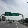 Các phương tiện lưu thông trên tuyến đường cao tốc Hà Nội-Bắc Giang. (Ảnh: Việt Hùng/Vietnam+) 