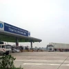 Một chiếc xe chở quá tải đã phải quay đầu trên tuyến đường cao tốc Nội Bài-Lào Cai do VEC không tiếp nhận. (Ảnh: Việt Hùng/Vietnam+)