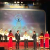 Các tài xế được vinh danh giải thưởng Vô Lăng Vàng năm 2018. (Ảnh: Việt Hùng/Vietnam+)
