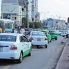 Các hãng taxi vẫn đang tính toán để xem xét có điều chỉnh giá cước sau 3 lần xăng tăng gần đây. (Ảnh: Minh Sơn/Vietnam+)