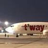Tàu bay Boeing 737 của hãng hàng không T’way gặp sự cố phải hạ cánh tại sân bay Tân Sơn Nhất vào rạng sáng ngày 19/9 vừa qua. (Ảnh: CTV/Vietnam+)