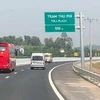 Dự án đường cao tốc Bắc Giang-Lạng Sơn thông xe rút ngắn thời gian lưu thông từ Hà Nội-Lạng Sơn từ 3,5 giờ xuống còn khoảng 2,5 tiếng đồng hồ. (Ảnh: Việt Hùng/Vietnam+)