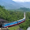 Ngành đường sắt chỉ còn duy trì rất ít những đoàn tàu chạy tuyến Bắc-Nam trong mùa dịch COVID-19. (Ảnh: Minh Sơn/Vietnam+)