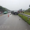 Hiện trường vụ tai nạn trên cao tốc Nội Bài-Lào Cai. (Nguồn: TTXVN)