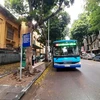 Chất lượng dịch vụ xe buýt của Hà Nội đã được nâng lên rõ rệt trong những năm qua nhờ vào đầu tư xe mới, thái độ phục vụ tốt. (Ảnh: Việt Hùng/Vietnam+)