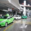 Taxi hoạt động tại sân bay quốc tế Nội Bài. (Ảnh: Phan Công/Vietnam+)