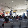 Hành khách chú ý hệ thống màn hình thông tin chuyến bay sau khi sân bay Cam Ranh sẽ ngừng loa phát thành từ ngày 16/11. (Ảnh: CTV/Vietnam+)