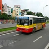 Các tuyến xe buýt lưu thông qua cầu Thăng Long sẽ được phục hồi lộ trình và dịch vụ sau khi thông xe cầu Thăng Long. (Ảnh: Huy Hùng/TTXVN)