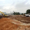 Nhà thầu đang tiến hành thi công nền đường cao tốc Bắc-Nam đoạn Mai Sơn-Quốc lộ 45 đi qua tỉnh Ninh Bình và Thanh Hóa. (Ảnh: Việt Hùng/Vietnam+) 