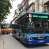Xe buýt Hà Nội sụt giảm sản lượng và doanh thu do ảnh hưởng của dịch COVID-19. (Ảnh: Việt Hùng/Vietnam+)