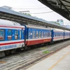Đoàn tàu khách chạy tuyến Bắc-Nam của Tổng công ty Đường sắt Việt Nam. (Ảnh: Minh Sơn/Vietnam+)