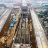 Nhà thầu thi công dự án cao tốc Bắc-Nam đoạn Mai Sơn-Quốc lộ 45. (Ảnh: Việt Hùng/Vietnam+)