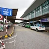 Giá vé ôtô vào sân bay có sự khác biệt giữa các cảng hàng không. (Ảnh: CTV/Vietnam+)