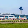 Các hãng hàng không Việt Nam vẫn đang đối mặt với nhiều khó khăn, thách thức khi giá nhiên liệu tăng cao. (Ảnh: CTV/Vietnam+)