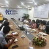Lãnh đạo Cảng hàng không quốc tế Tân Sơn Nhất đã triển khai họp khẩn vào chiều 21/6 nhằm đưa ra hình thức xử lý với các đơn vị taxi vi phạm hoạt động tại cảng. (Ảnh: PV/Vietnam+)