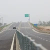 Phương tiện lưu thông trên đoạn tuyến Cao tốc Cao Bồ-Mai Sơn thuộc Dự án Cao tốc Bắc-Nam phía Đông. (Ảnh: Việt Hùng/Vietnam+)