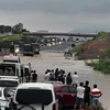 Cao tốc Phan Thiết-Dầu Giây đoạn đi qua địa phận tỉnh Bình Thuận bị ngập nước do mưa lớn. (Nguồn: Otofun)