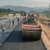 Nhà thầu thi công một đoạn tuyến Dự án Cao tốc Bắc-Nam phía Đông. (Ảnh: Việt Hùng/Vietnam+)