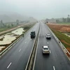 Phương tiện lưu thông trên đoạn tuyến Cao tốc Mai Sơn-Quốc lộ 45. (Ảnh: Việt Hùng/Vietnam+)