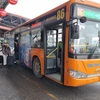 Tuyến xe buýt chất lượng cao số 86 (Ga Hà Nội-Sân bay Nội Bài) thu hút rất đông hành khách lựa chọn làm phương tiện lại giữa trung tâm Hà Nội với Cảng Hàng không Quốc tế Nội Bài. (Ảnh: Việt Hùng/Vietnam+)