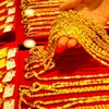 Giá vàng tăng nhẹ tại châu Á khi giới đầu tư dè dặt mua vào
