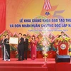 Trường Đại học Vinh đón nhận Huân chương Độc lập hạng Nhất