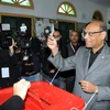 Các cử tri Tunisa tiến hành cuộc bầu cử tổng thống vòng 2