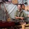Bàn tay tài hoa của người thợ chế tác các loại nhạc cụ dân tộc