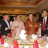 Phó Thủ tướng Lào chung vui đón Xuân với người Việt ở Xiềng Vang 