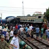 Thái Nguyên: Xe ôtô tải đâm tàu hỏa trật bánh khỏi đường ray