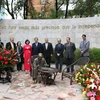 Dâng hoa kỷ niệm 125 năm ngày sinh Chủ tịch Hồ Chí Minh tại Mexico