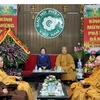 Trưởng Ban Dân vận TW Hà Thị Khiết chúc mừng Đại lễ Phật đản Phật lịch 2559 tại Trung ương Giáo hội Phật giáo Việt Nam. (Ảnh: Nguyễn Dân/TTXVN)