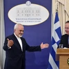 Ngoại trưởng Iran Mohammad Javad Zarif (trái) chỉ trích Nhóm P5+1 đã đưa ra 'những yêu cầu quá mức' trong các cuộc đàm phán. (Nguồn: AFP/TTXVN)