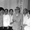 Tổng Bí thư Nguyễn Văn Linh gặp gỡ lãnh đạo Thành ủy thành phố Hồ Chí Minh. (Ảnh: Văn Khánh/TTXVN)
