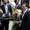Thủ tướng Hy Lạp Alexis Tsipras trả lời phỏng vấn báo chí trước Hội nghị Liên minh châu Âu ở Brussels, Bỉ ngày 26/6. (Nguồn: AFP/TTXVN)