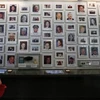 Bức tường gắn ảnh và tên tuổi các nạn nhân và phi hành đoàn trên chuyến bay 93. (Nguồn: ABC)