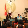Phó Chủ tịch Quốc hội Tòng Thị Phóng làm việc tại Đại sứ quán Việt Nam ở Đức. (Ảnh: Đức Chung/TTXVN)