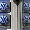 Logo Volkswagen được trưng bày tại một đại lý bán xe ở Artarmon, ngoại ô Australia ngày 3/10. (Nguồn: Reuters/TTXVN)