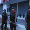 Cảnh sát Myanmar gác trên đường phố Mandalay. (Nguồn: AFP/TTXVN)