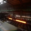 Luyện thép tại nhà máy thép ở Tangshan, tỉnh Hà Bắc, Trung Quốc. (Nguồn: AFP/TTXVN)
